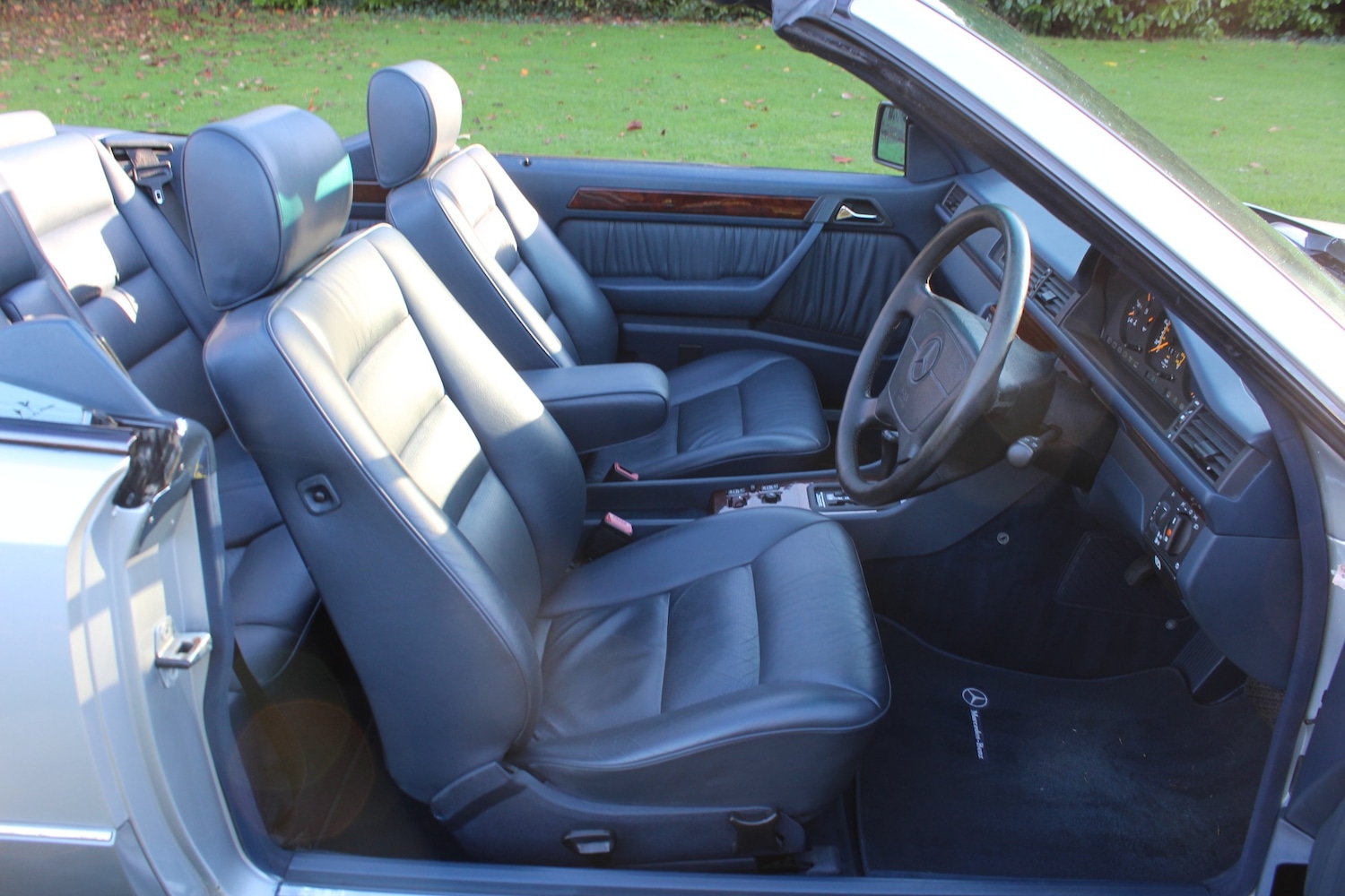 Used Mercedes-Benz E Class 1994 for sale - 77572935: Photo 32