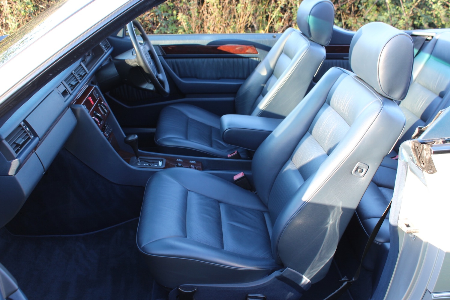 Used Mercedes-Benz E Class 1994 for sale - 77572935: Photo 35