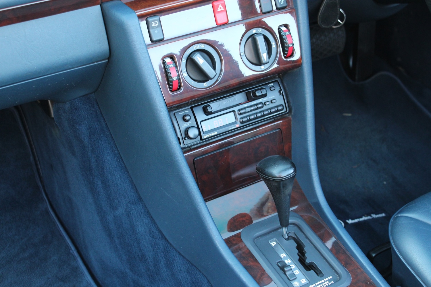 Used Mercedes-Benz E Class 1994 for sale - 77572935: Photo 37