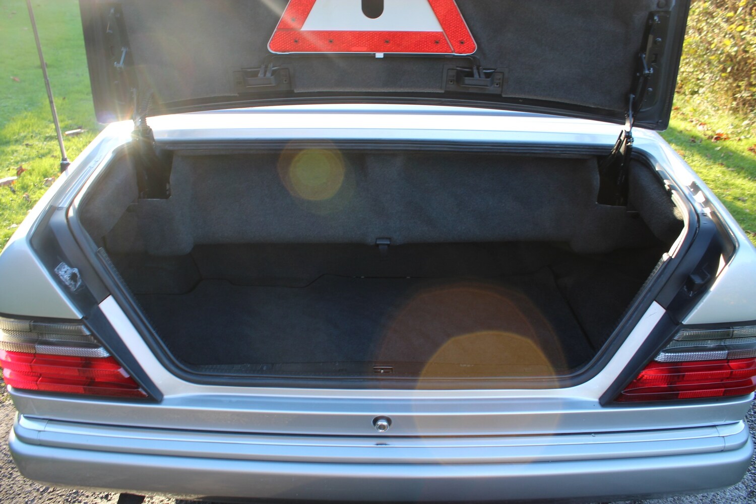 Used Mercedes-Benz E Class 1994 for sale - 77572935: Photo 45