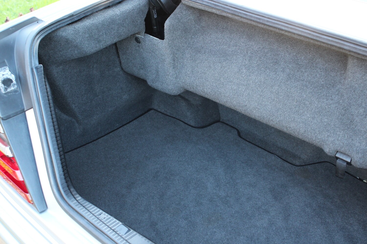 Used Mercedes-Benz E Class 1994 for sale - 77572935: Photo 46