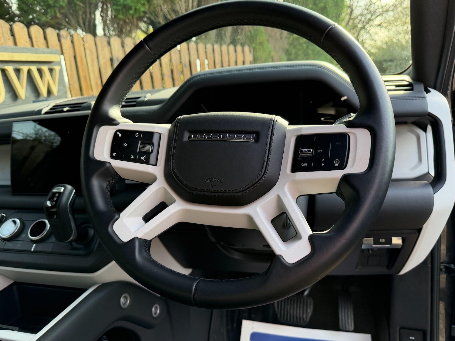 Used Land Rover Defender 110 2024 for sale - 76409195: Photo 24