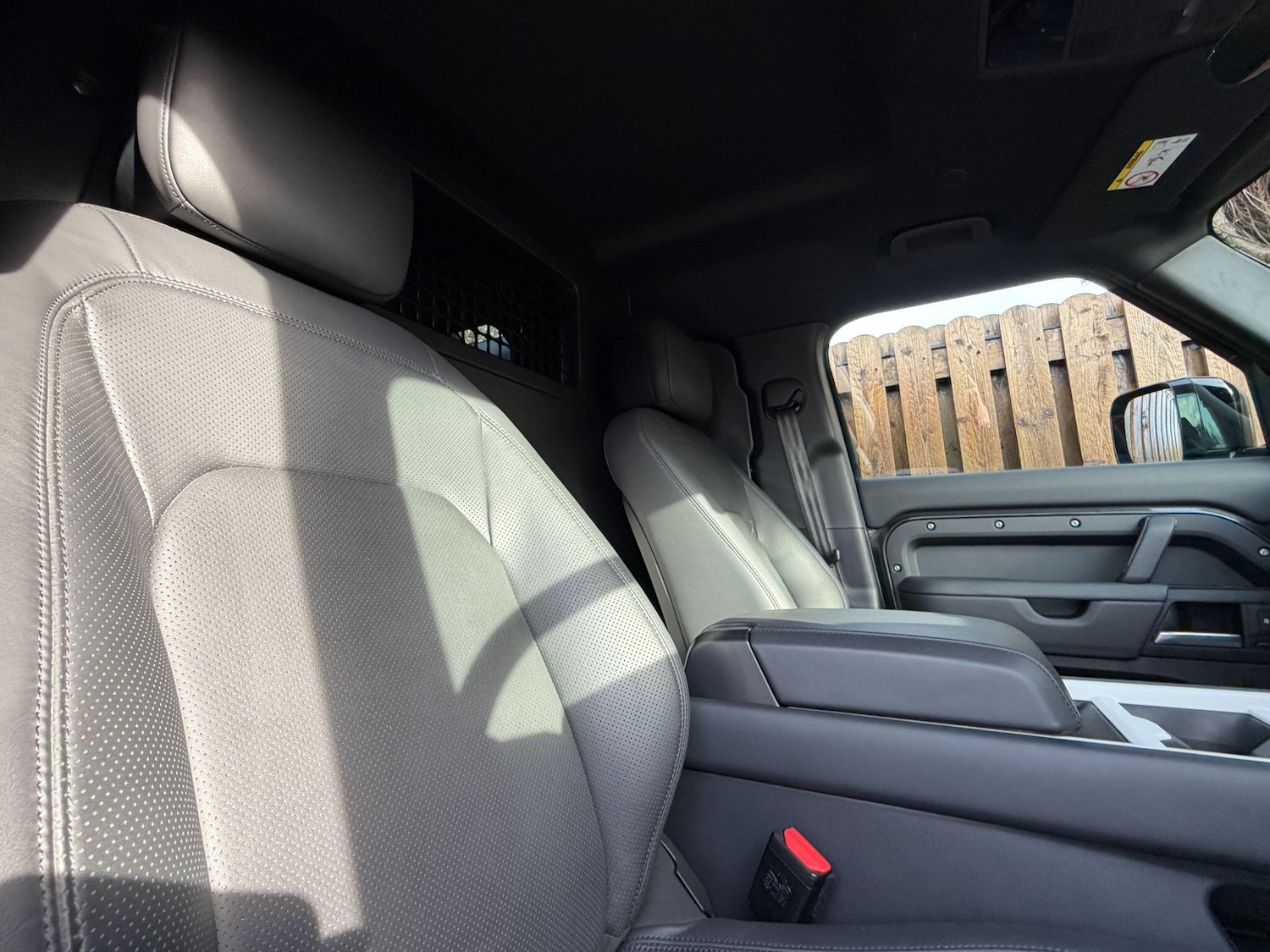 Used Land Rover Defender 110 2024 for sale - 76409195: Photo 5