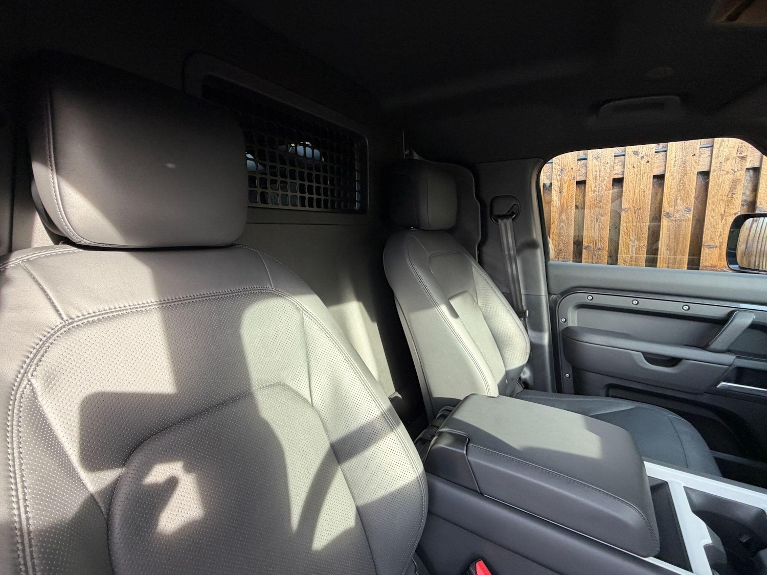 Used Land Rover Defender 110 2024 for sale - 76409195: Photo 6