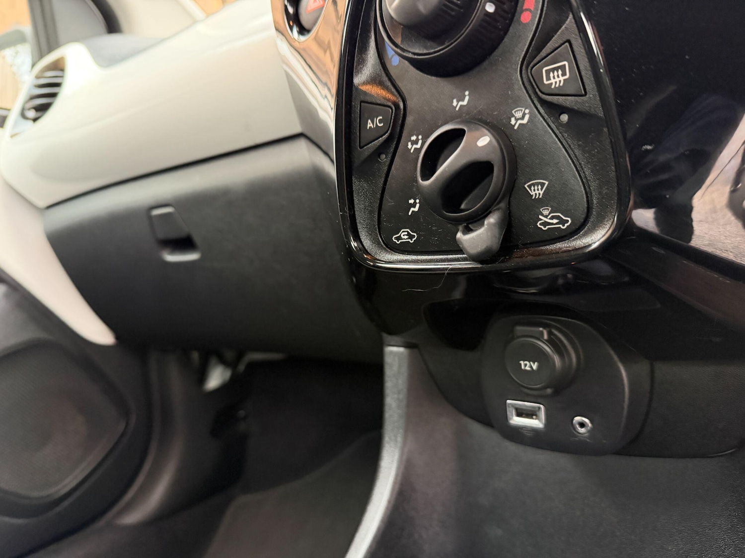 Used Toyota AYGO 2016 for sale - 77132077: Photo 21