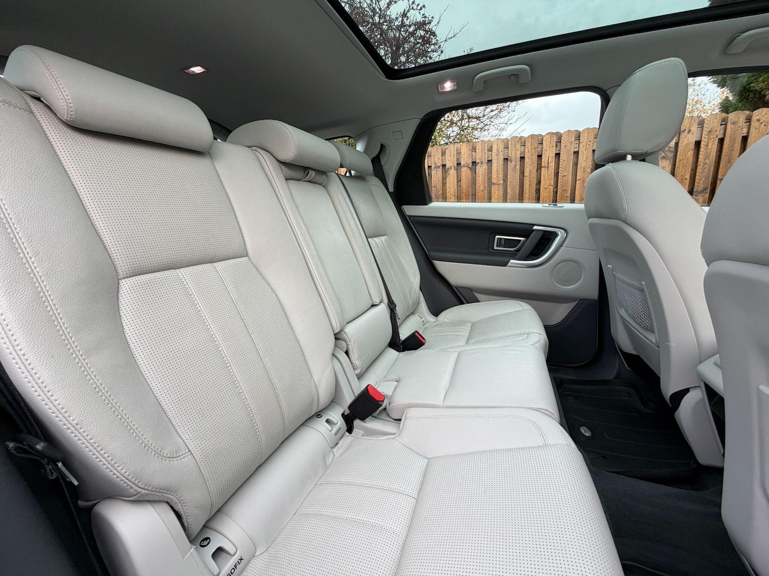 Used Land Rover Discovery Sport 2015 for sale - 76499034: Photo 25