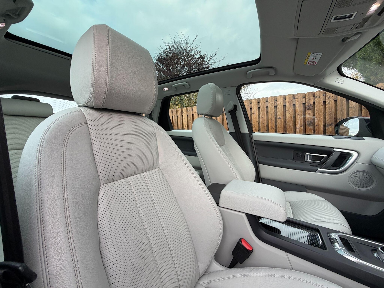 Used Land Rover Discovery Sport 2015 for sale - 76499034: Photo 5