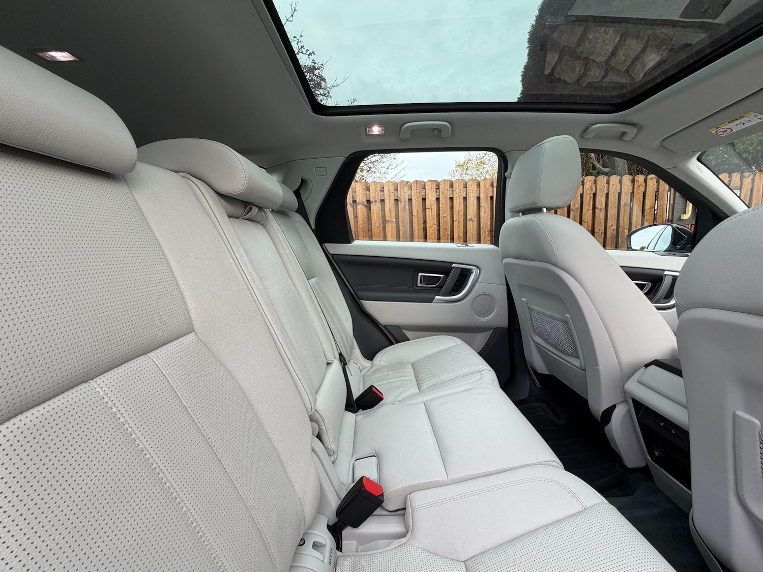 Used Land Rover Discovery Sport 2015 for sale - 76499034: Photo 8