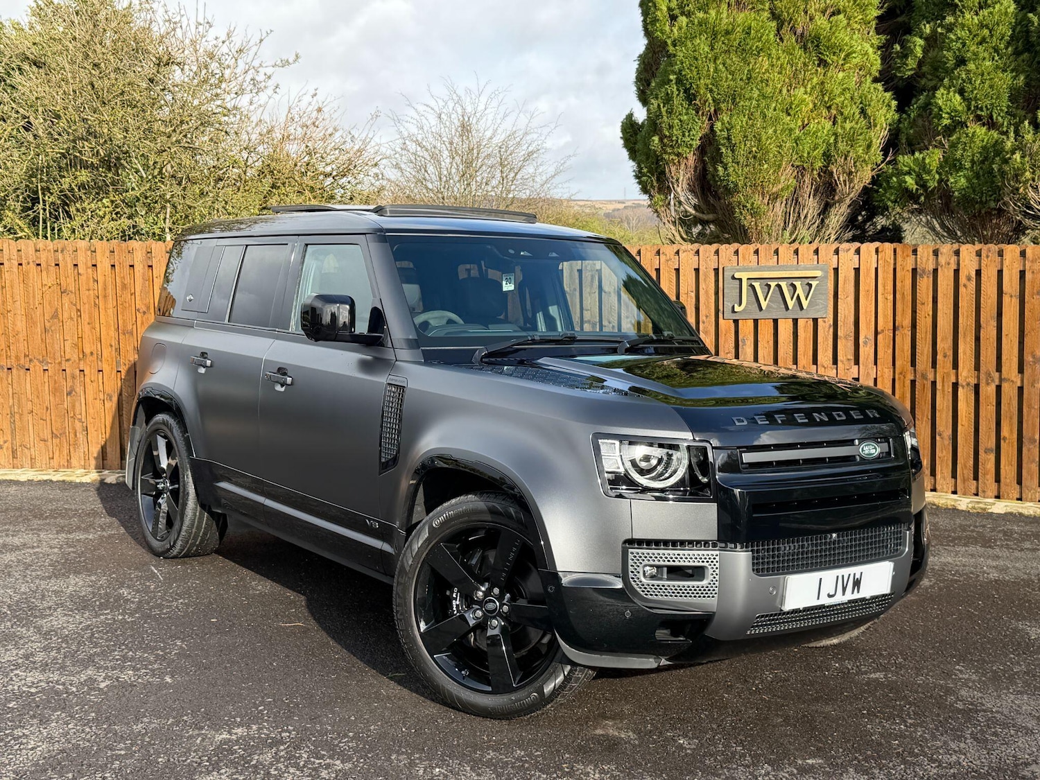 Used Land Rover Defender 110 for sale - 78019568: Photo 1