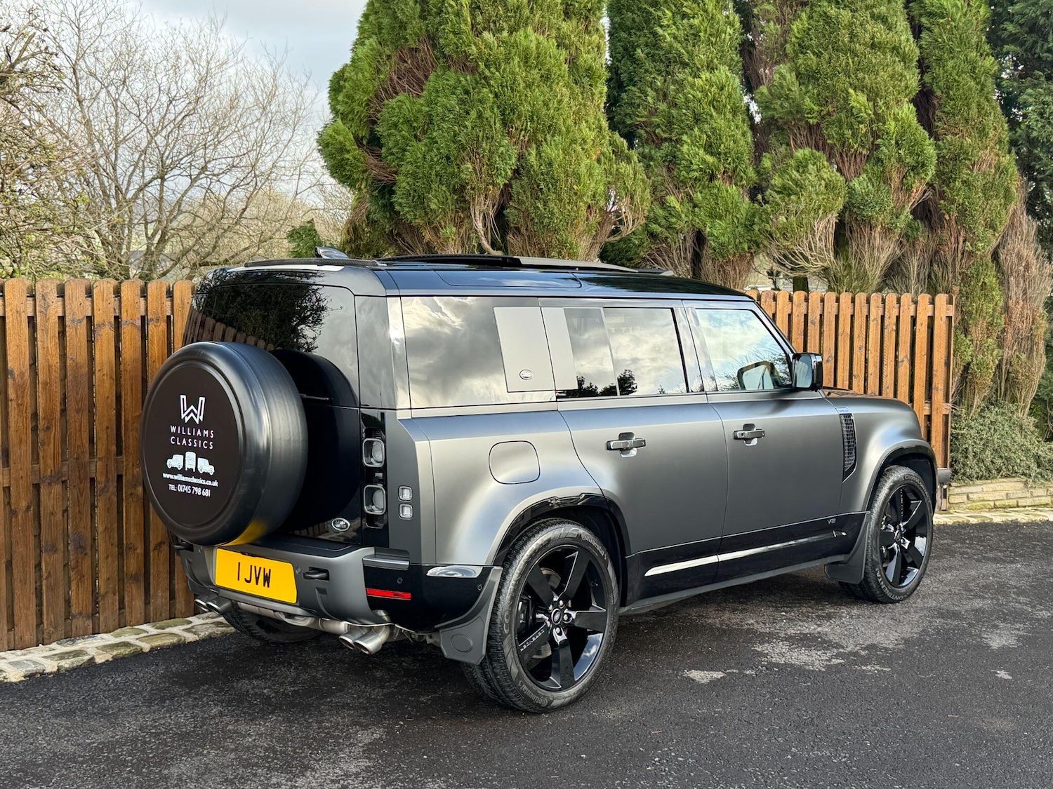 Used Land Rover Defender 110 for sale - 78019568: Photo 11