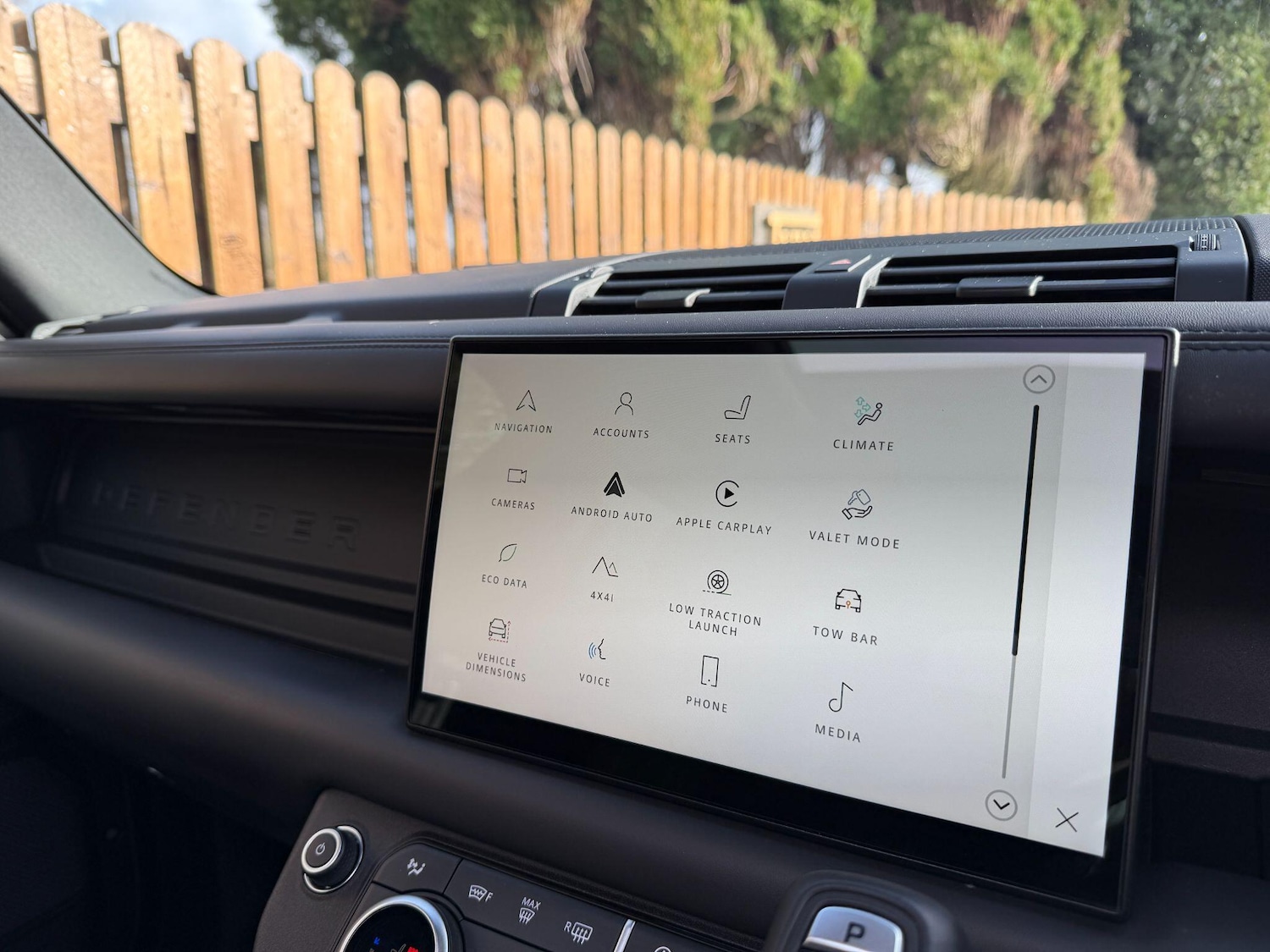 Used Land Rover Defender 110 for sale - 78019568: Photo 29