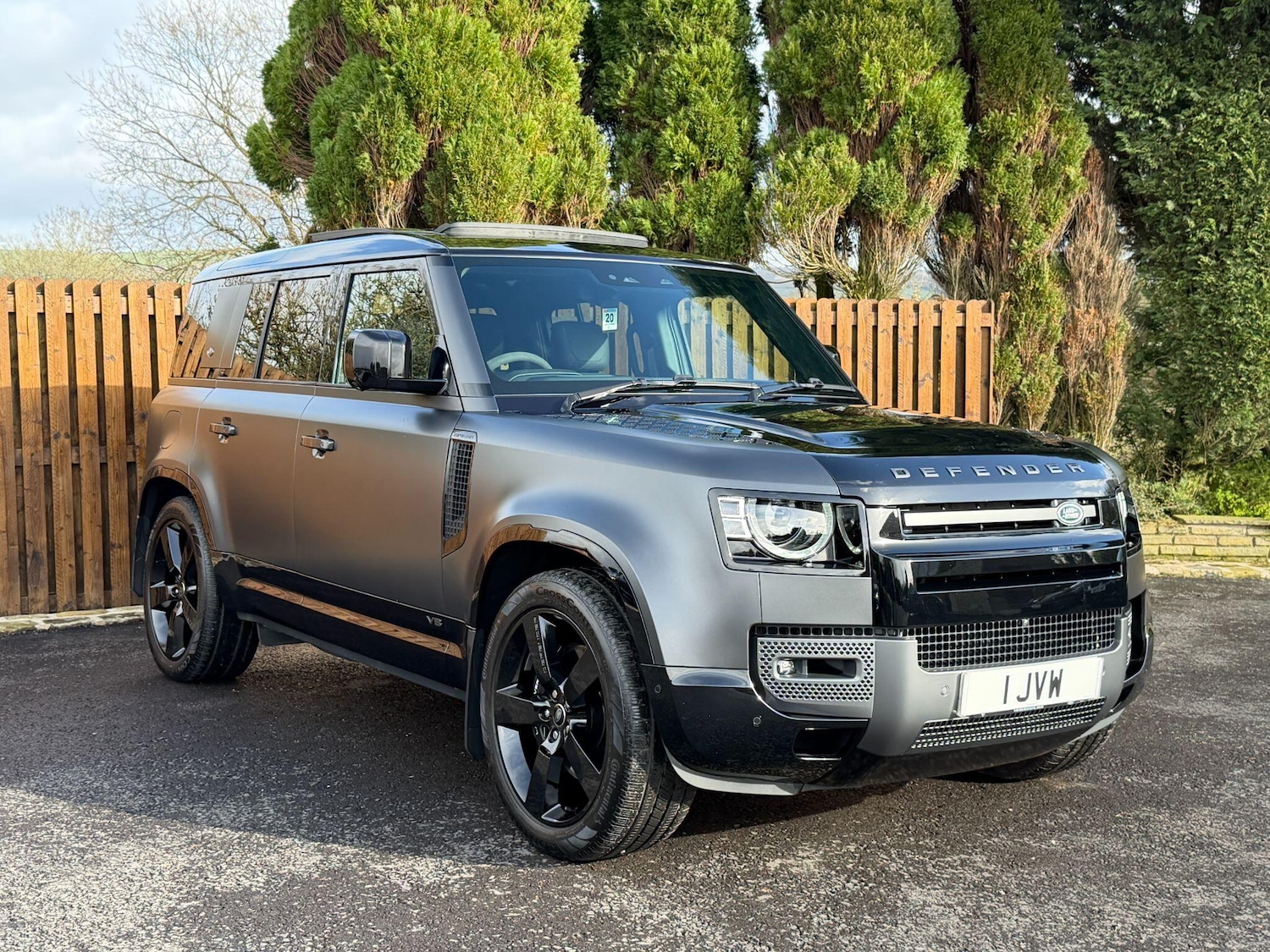 Used Land Rover Defender 110 for sale - 78019568: Photo 3