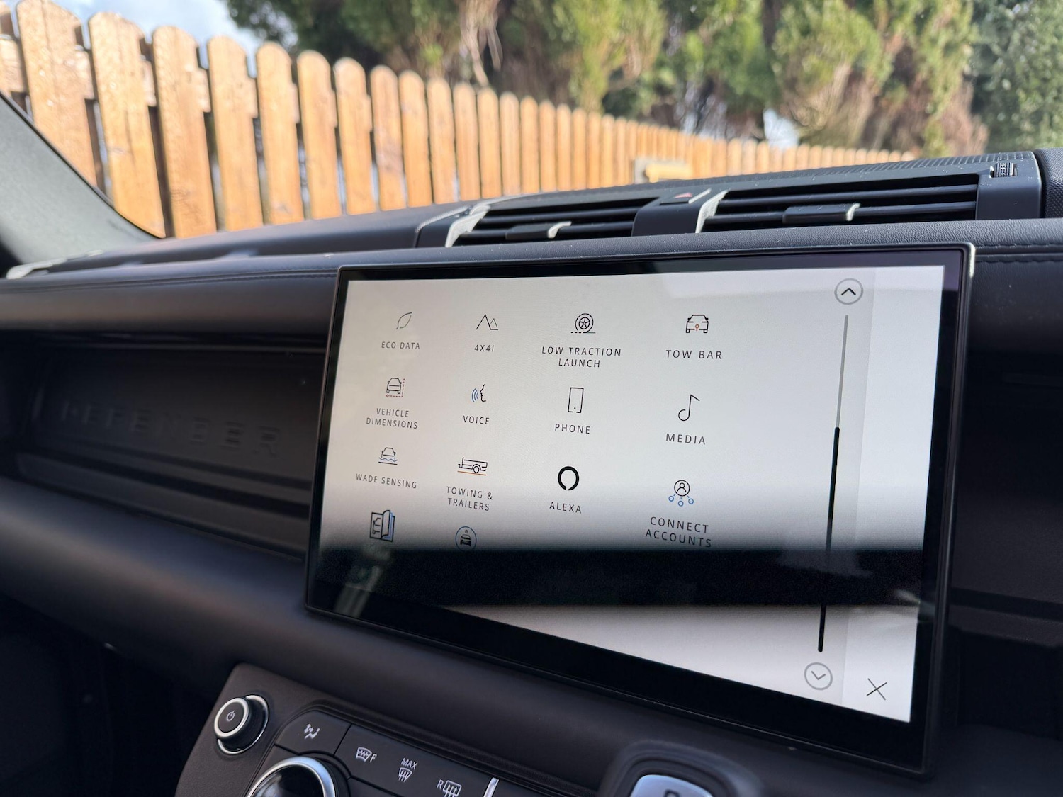 Used Land Rover Defender 110 for sale - 78019568: Photo 30