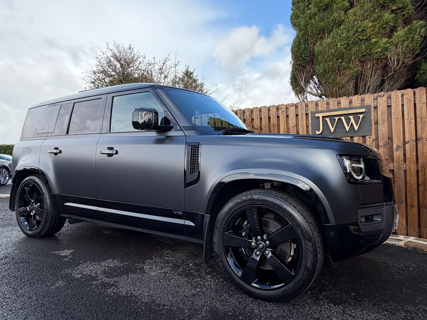 Used Land Rover Defender 110 for sale - 78019568: Photo 9