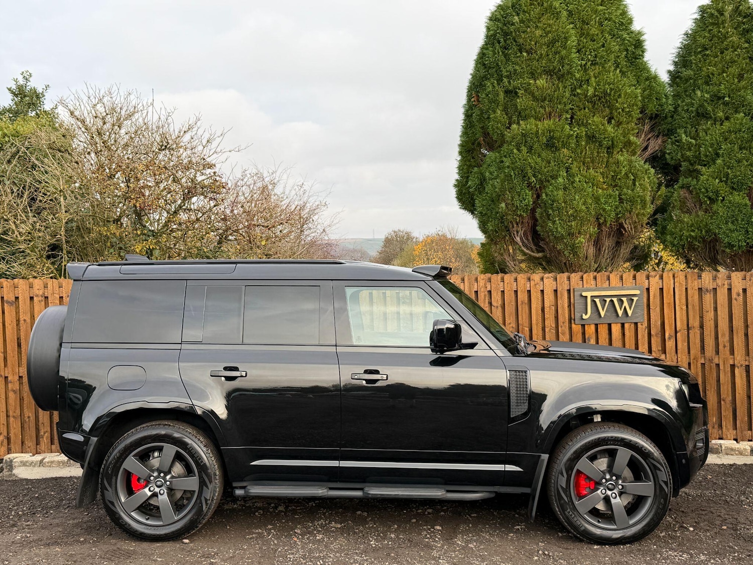 Used Land Rover Defender 110 for sale - 76499709: Photo 2