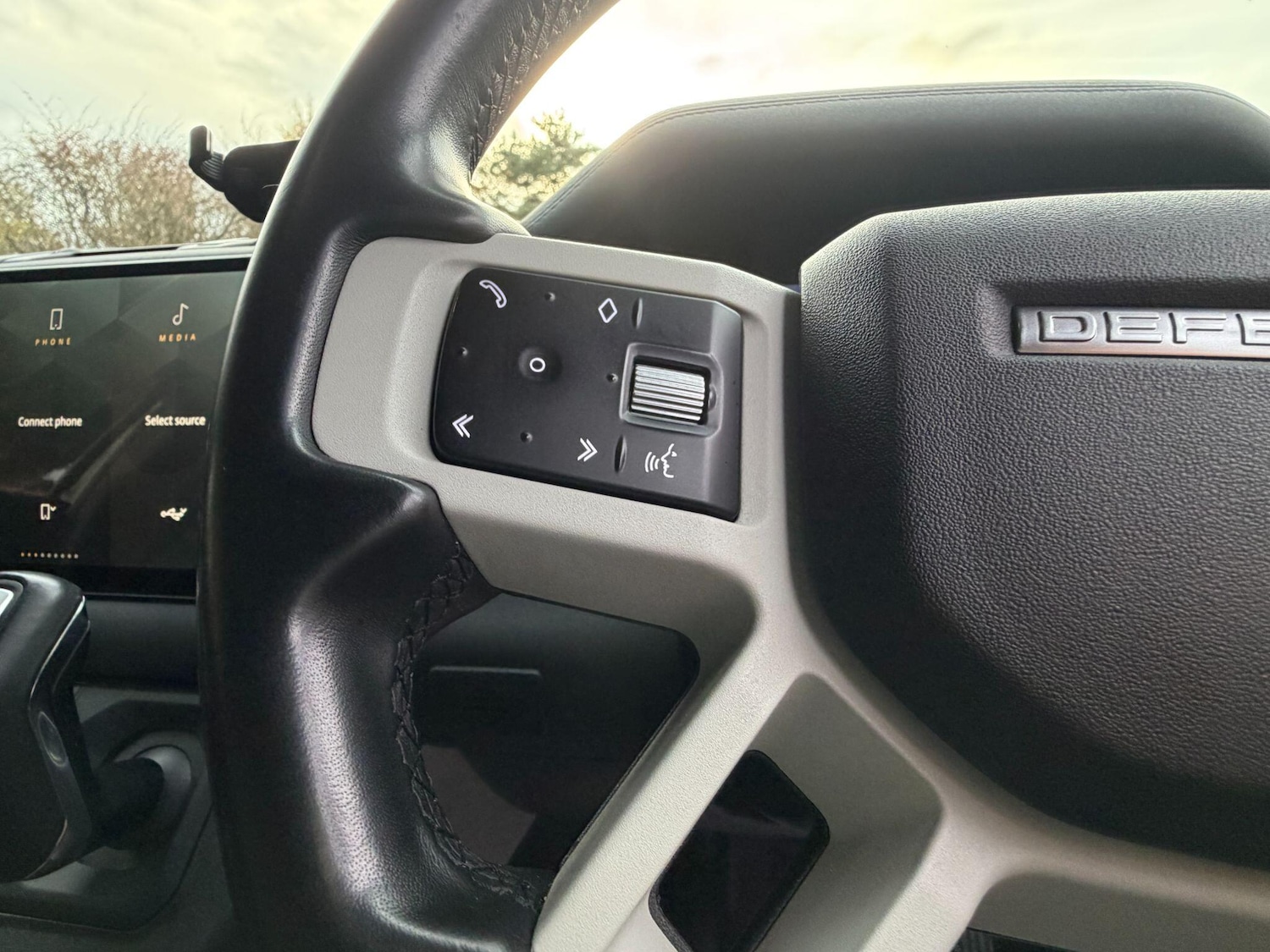 Used Land Rover Defender 110 for sale - 76499709: Photo 25