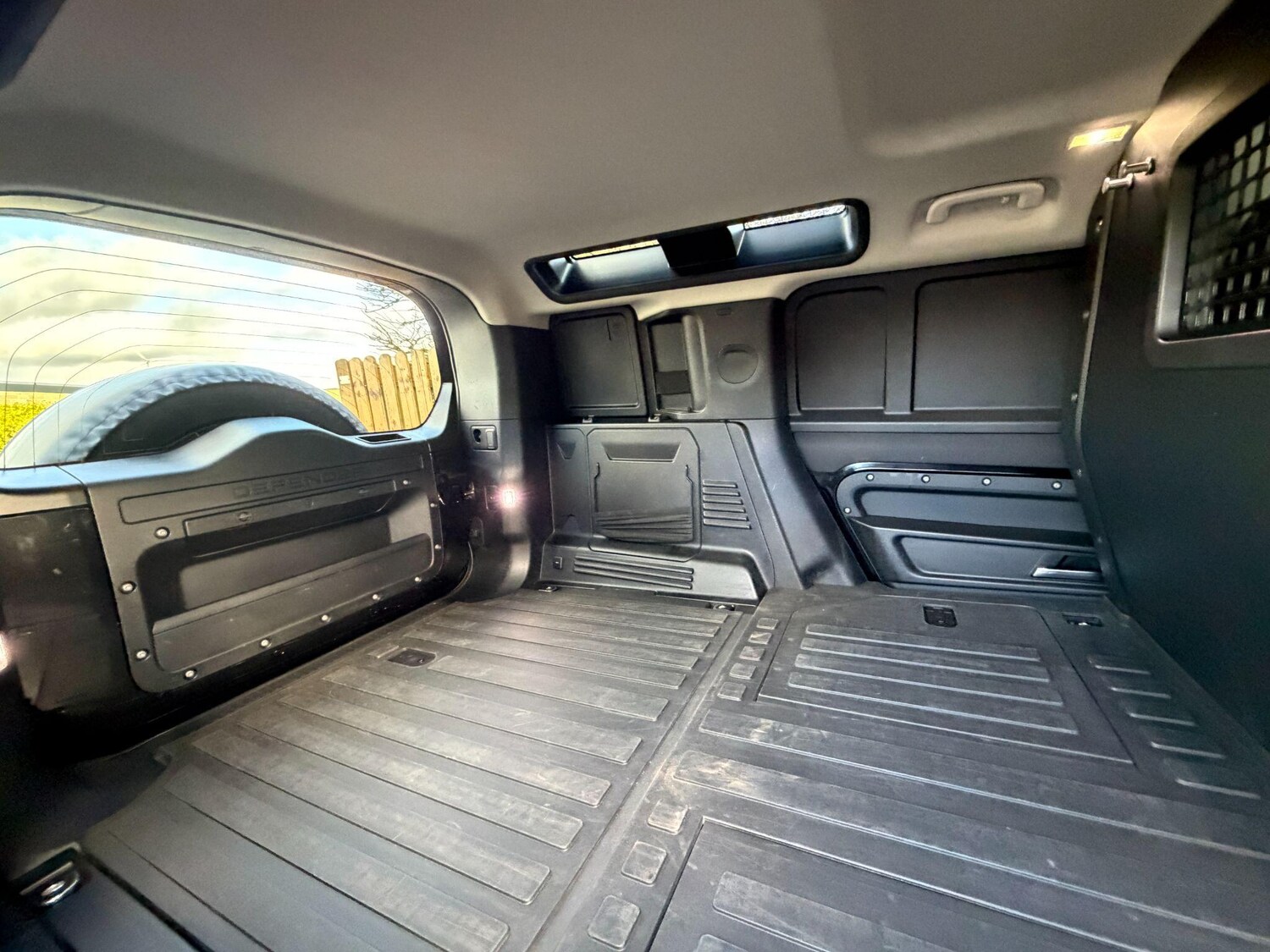 Used Land Rover Defender 110 for sale - 76499709: Photo 39