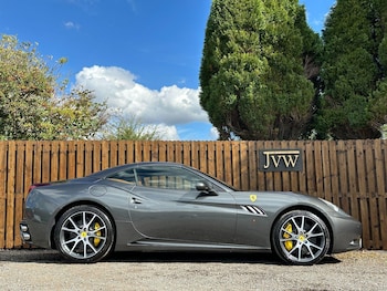 Used Ferrari California 2010 for sale - 75905147: Photo