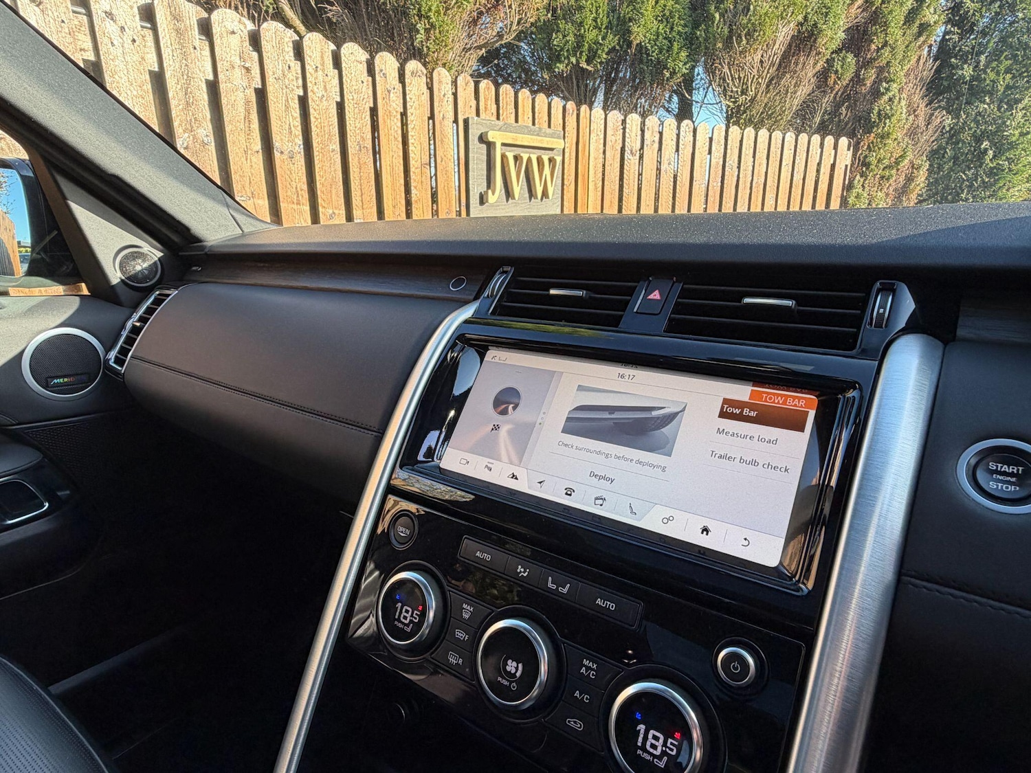 Used Land Rover Discovery 2017 for sale - 77925202: Photo 21