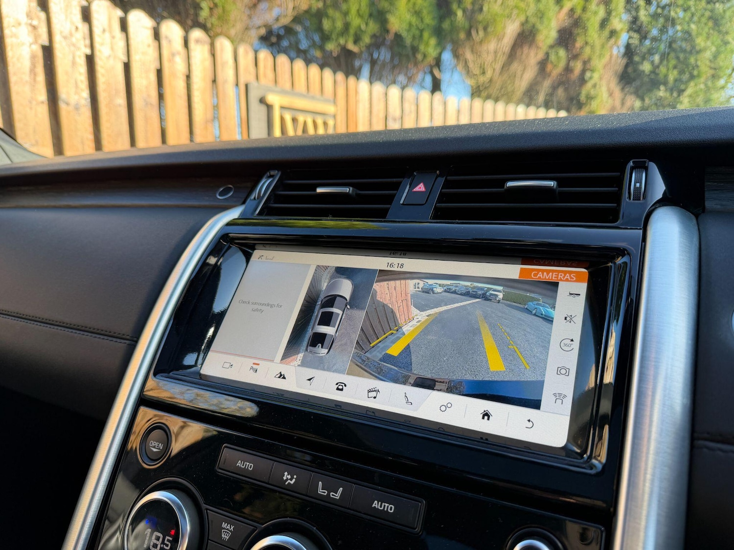 Used Land Rover Discovery 2017 for sale - 77925202: Photo 25