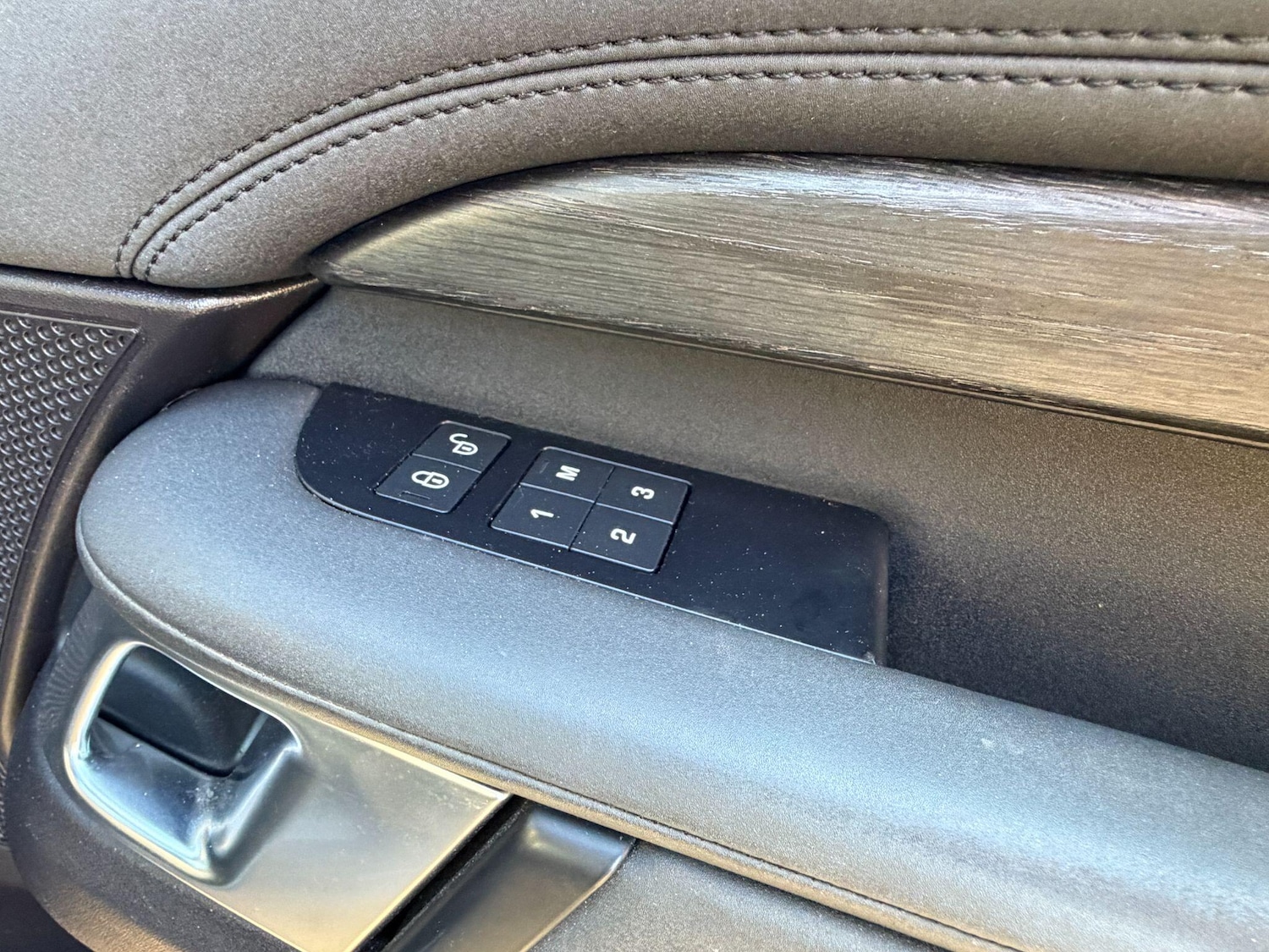 Used Land Rover Discovery 2017 for sale - 77925202: Photo 30