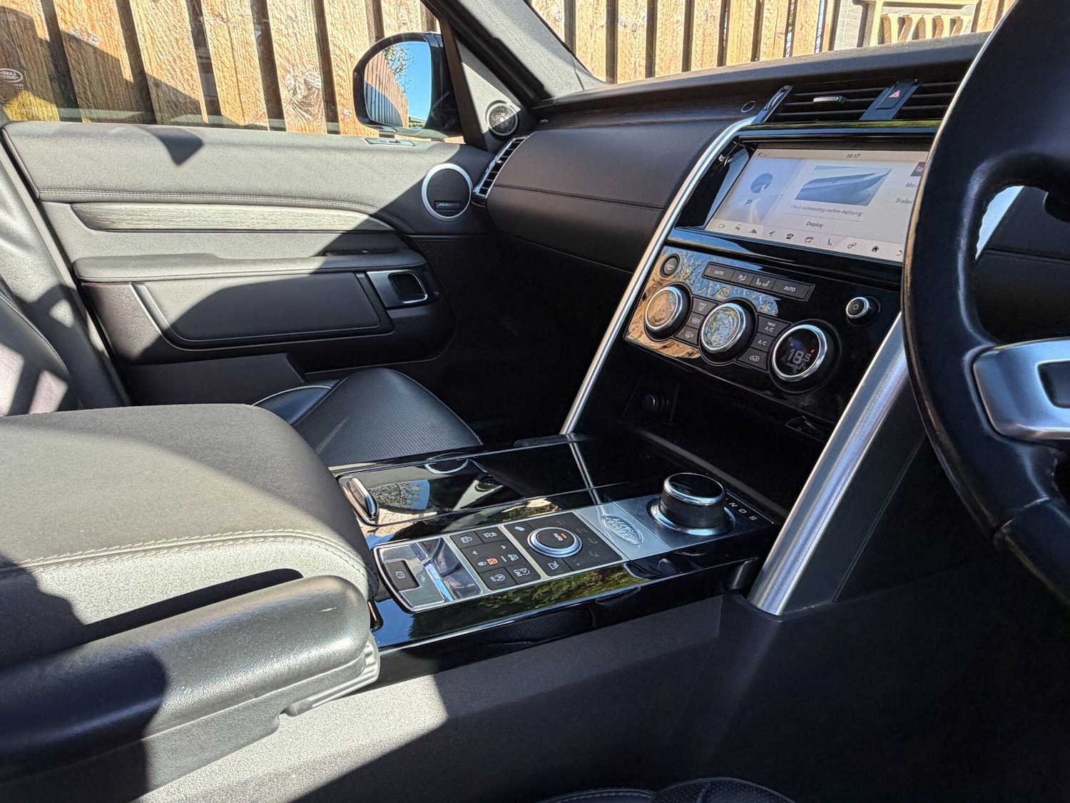 Used Land Rover Discovery 2017 for sale - 77925202: Photo 7