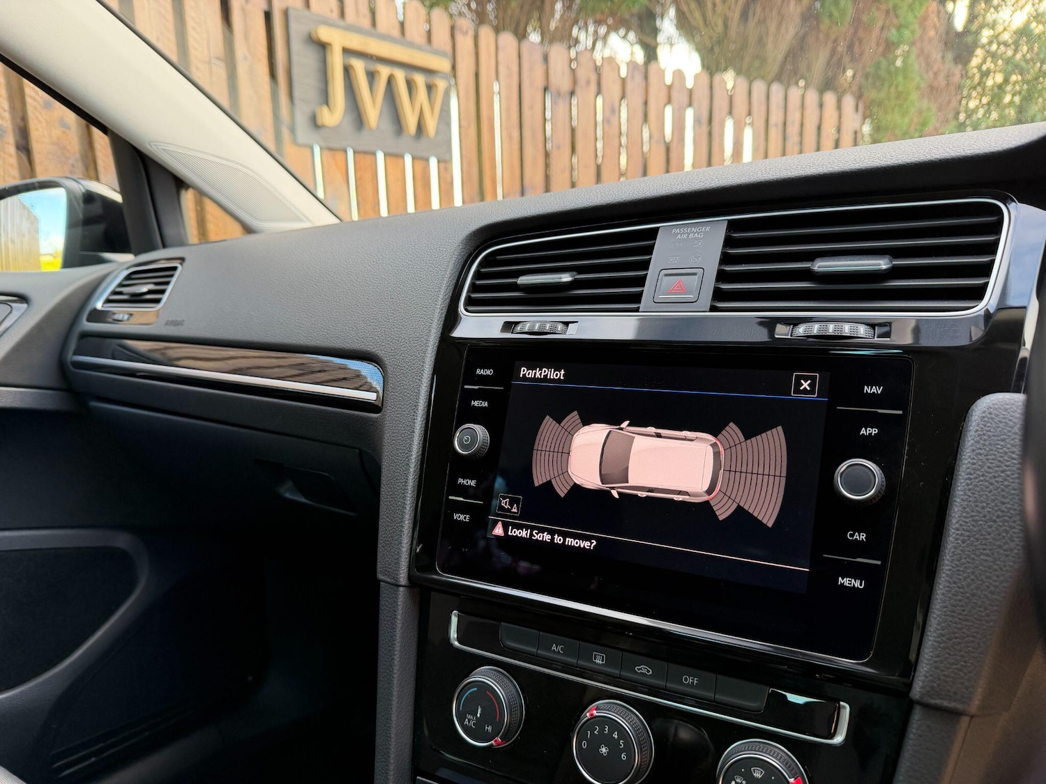 Used Volkswagen Golf 2017 for sale - 76849734: Photo 27