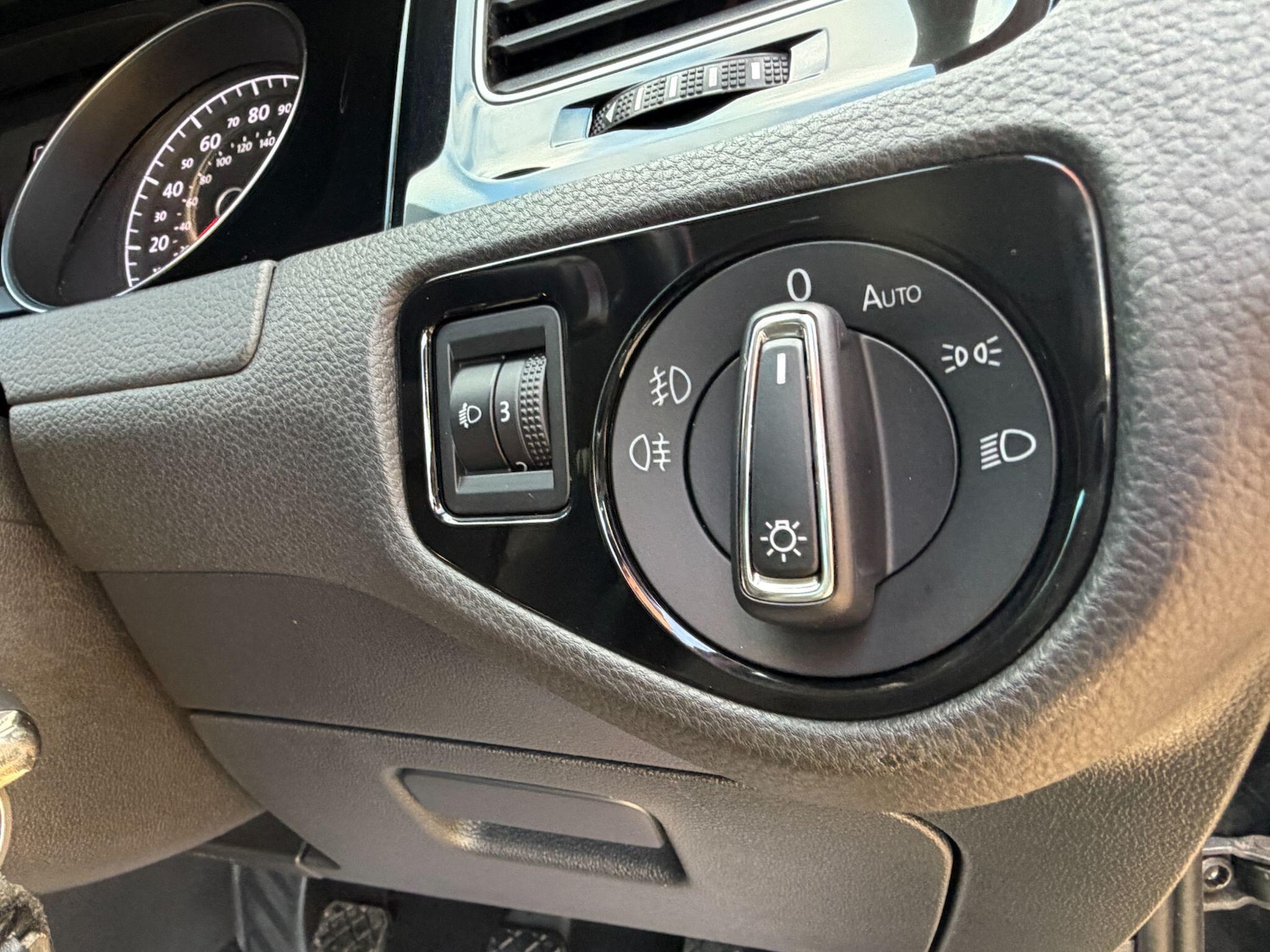 Used Volkswagen Golf 2017 for sale - 76849734: Photo 30