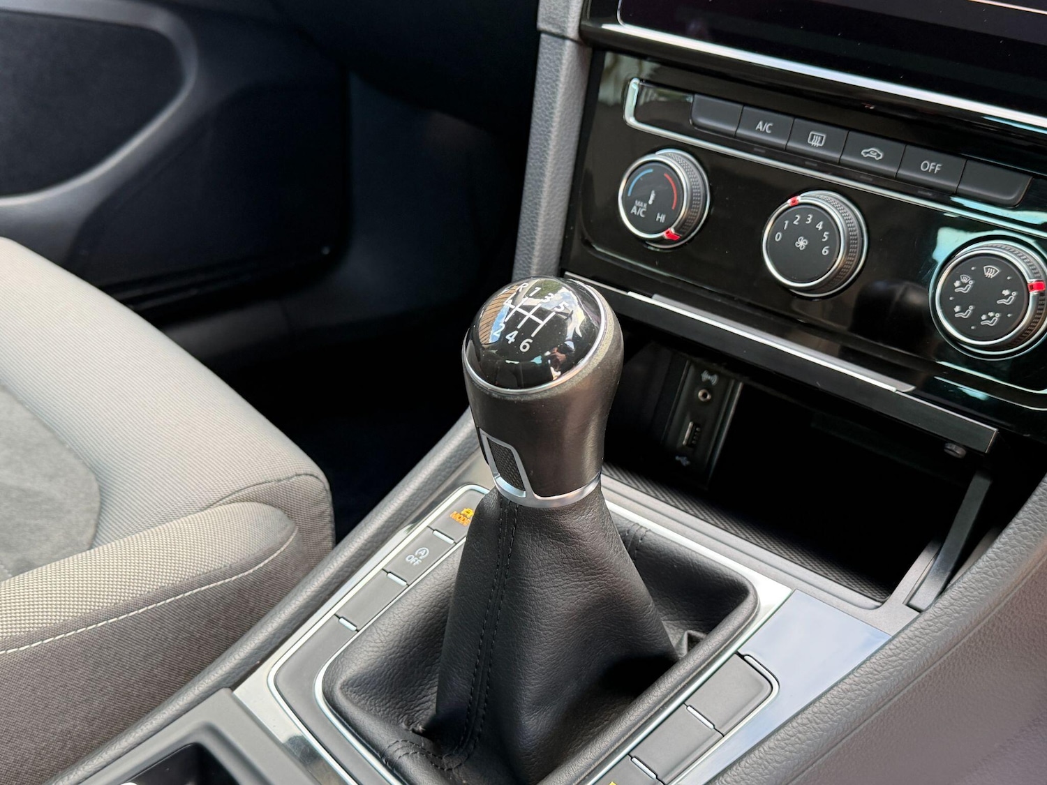 Used Volkswagen Golf 2017 for sale - 76849734: Photo 7