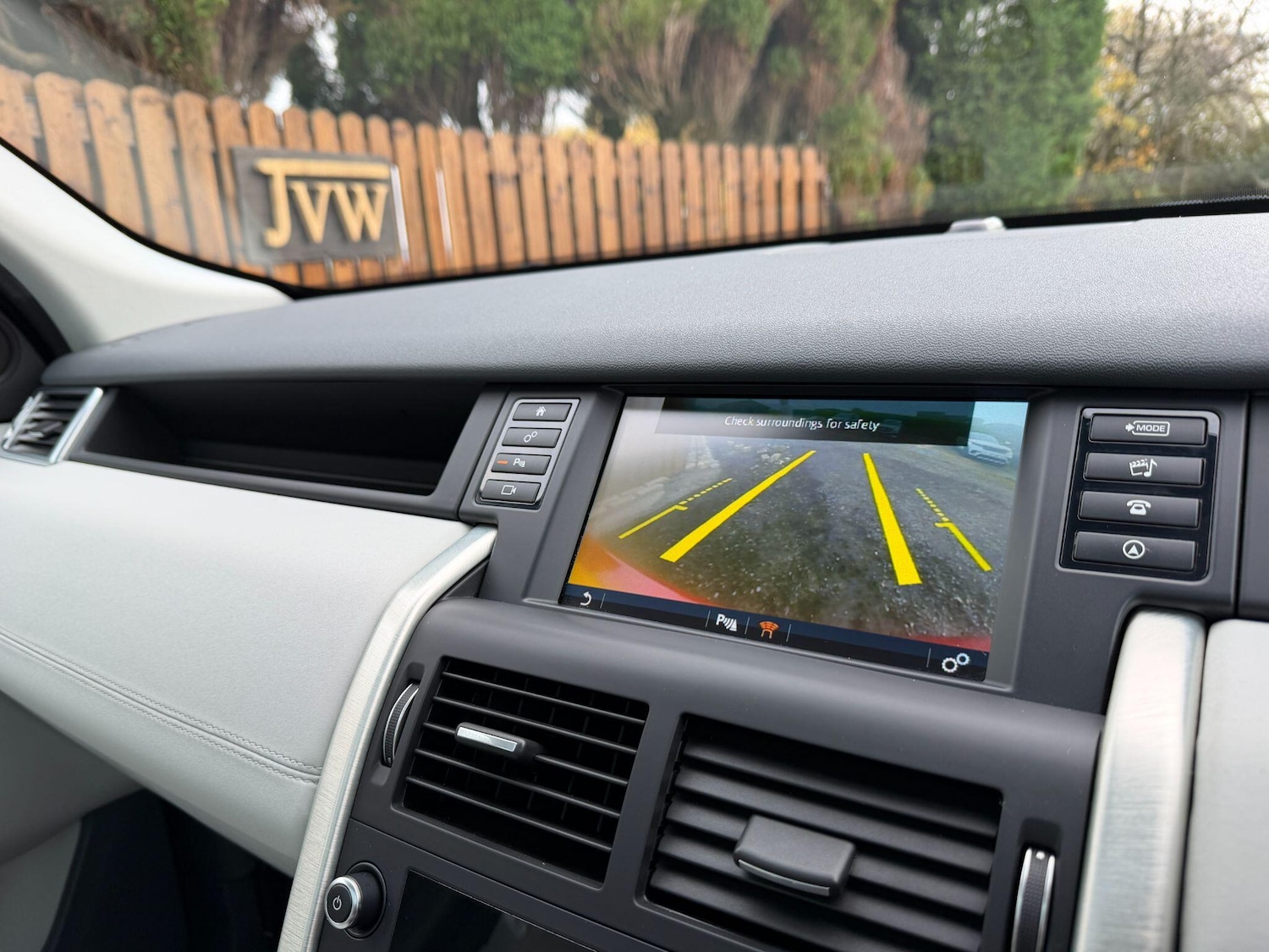 Used Land Rover Discovery Sport 2015 for sale - 76573052: Photo 28