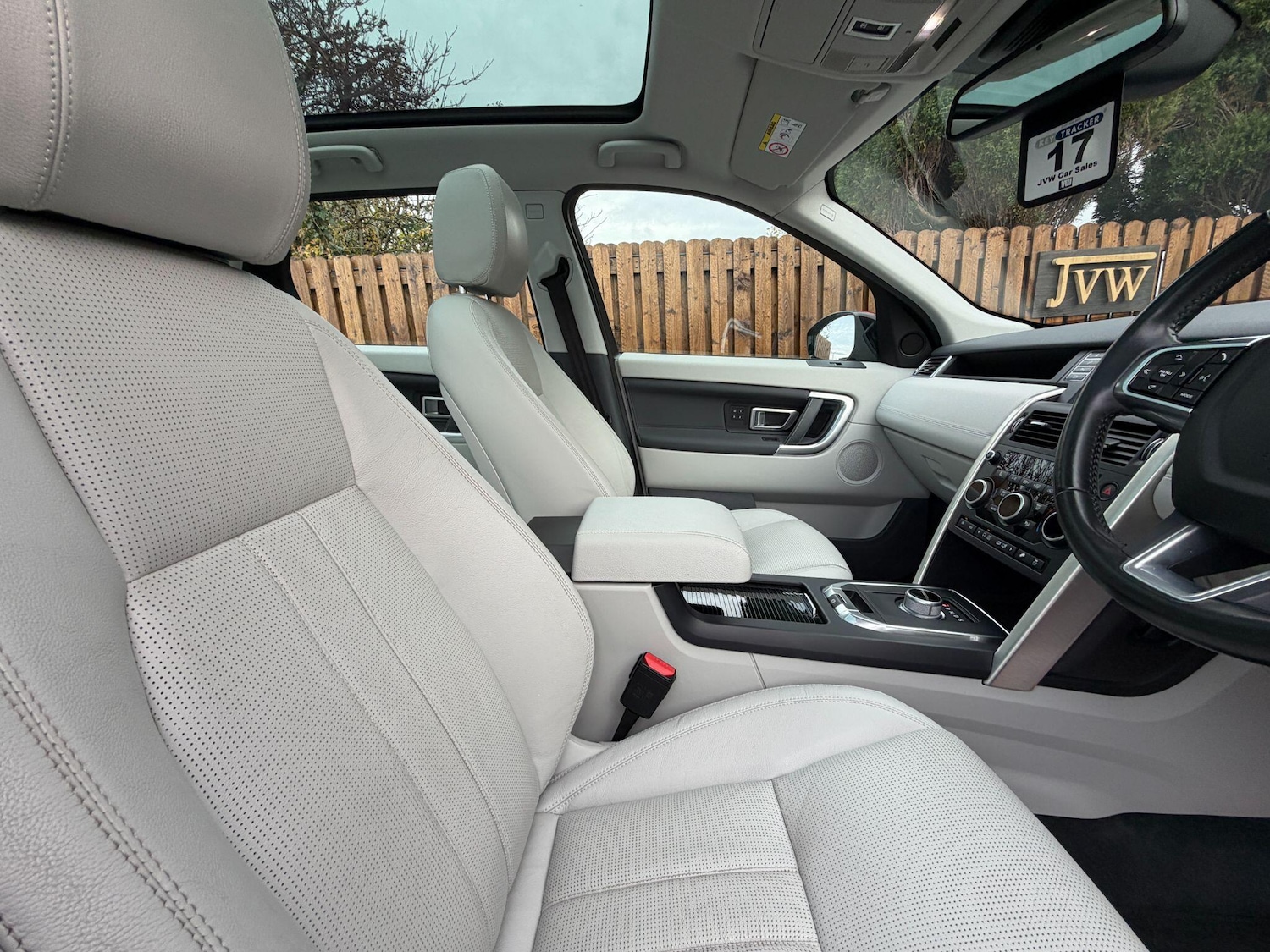 Used Land Rover Discovery Sport 2015 for sale - 76573052: Photo 6