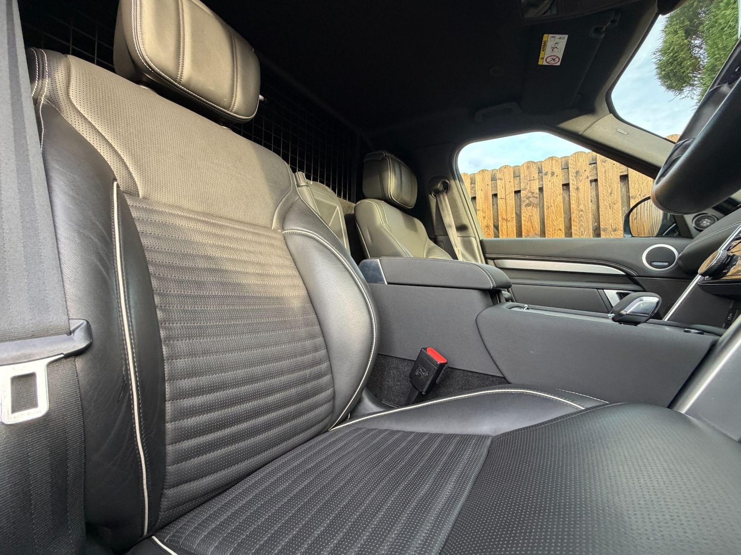 Used Land Rover Discovery 2023 for sale - 77267150: Photo 6