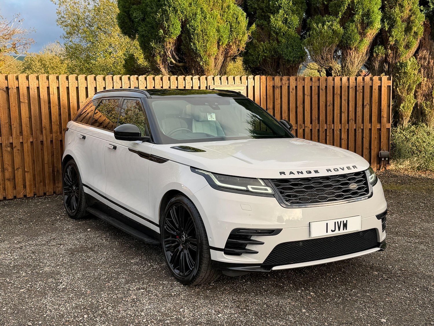 Used Land Rover Range Rover Velar 2018 for sale - 76377693: Photo 4