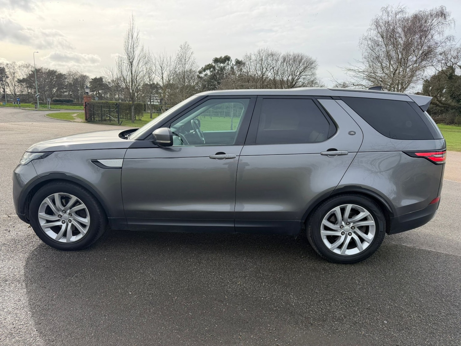 Used Land Rover Discovery 2017 for sale - 77881075: Photo 9