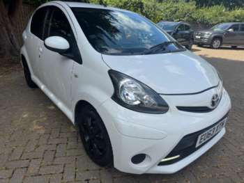 2013 - 1.0 VVT-i Move with Style 5dr