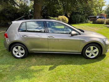 Used Volkswagen Golf 2017 for sale - 75598843: Photo
