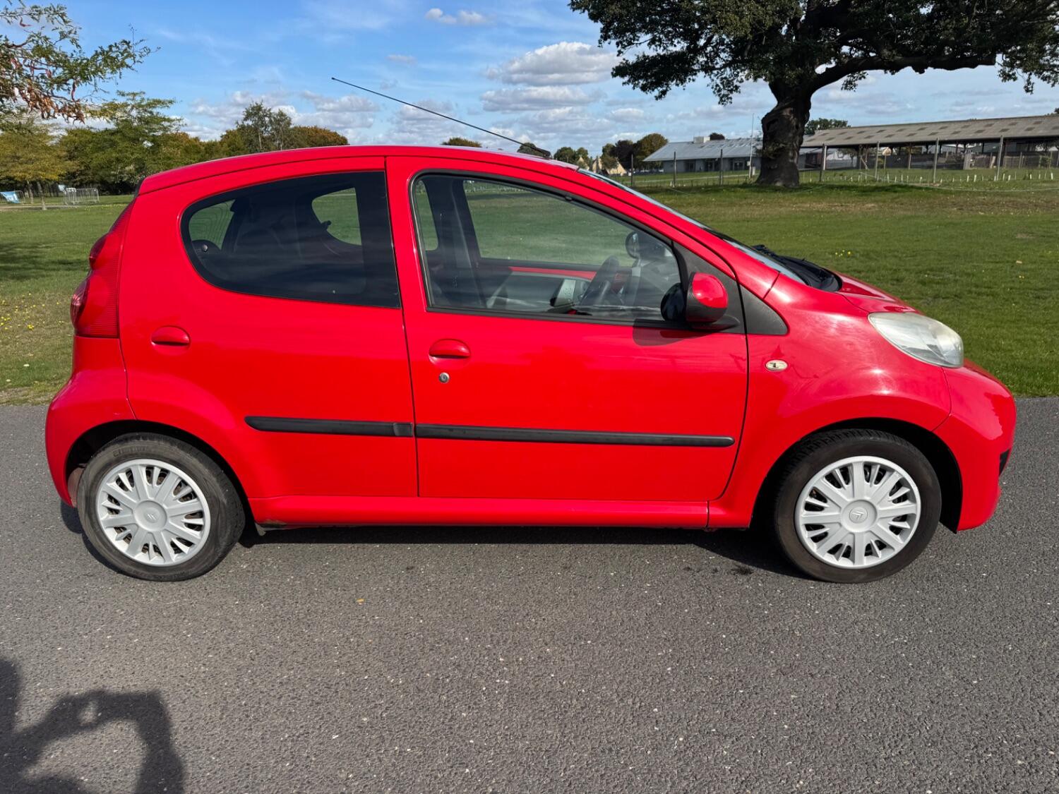 Used Peugeot 107 2011 for sale - 76082774: Photo 3