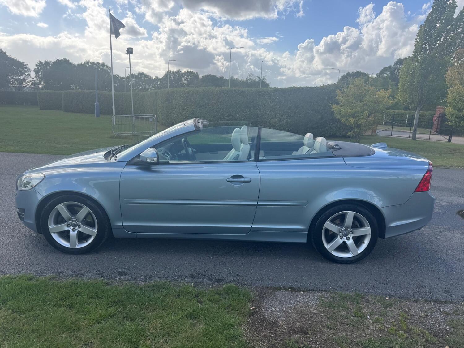 Used Volvo C70 2010 for sale - 76497547: Photo 15