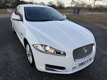 2012 - 2.2 d Luxury 4-Door