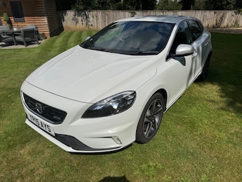 Used Volvo V40 2015 for sale - 75598751: Photo