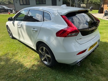 Used Volvo V40 2015 for sale - 75598751: Photo