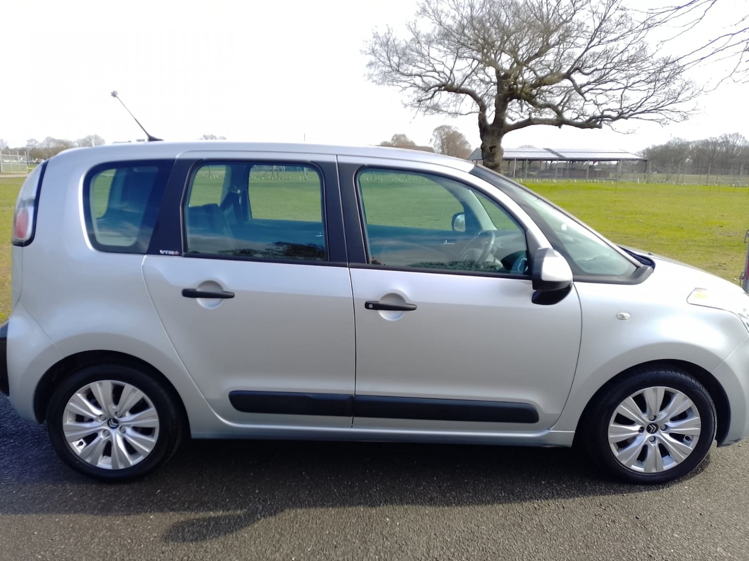 Used Citroen C3 Picasso 2010 for sale - 77921331: Photo 4