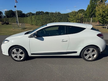 Used Renault Megane 2010 for sale - 75740420: Photo