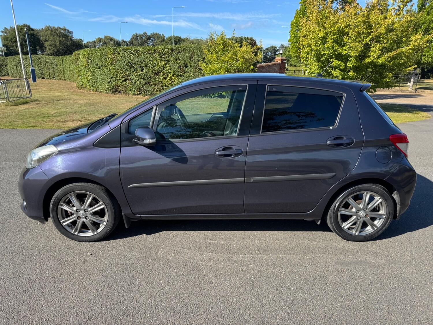 Used Toyota Yaris 2012 for sale - 75740404: Photo 6