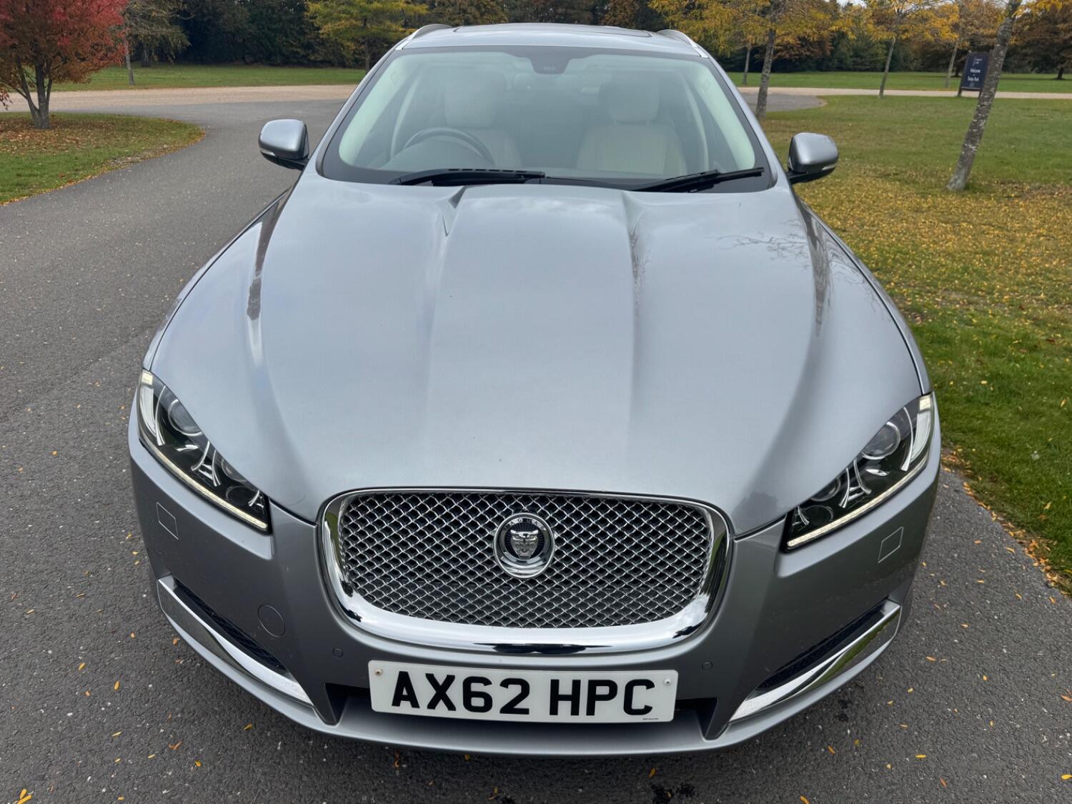 Used Jaguar XF 2013 for sale - 76769621: Photo 2