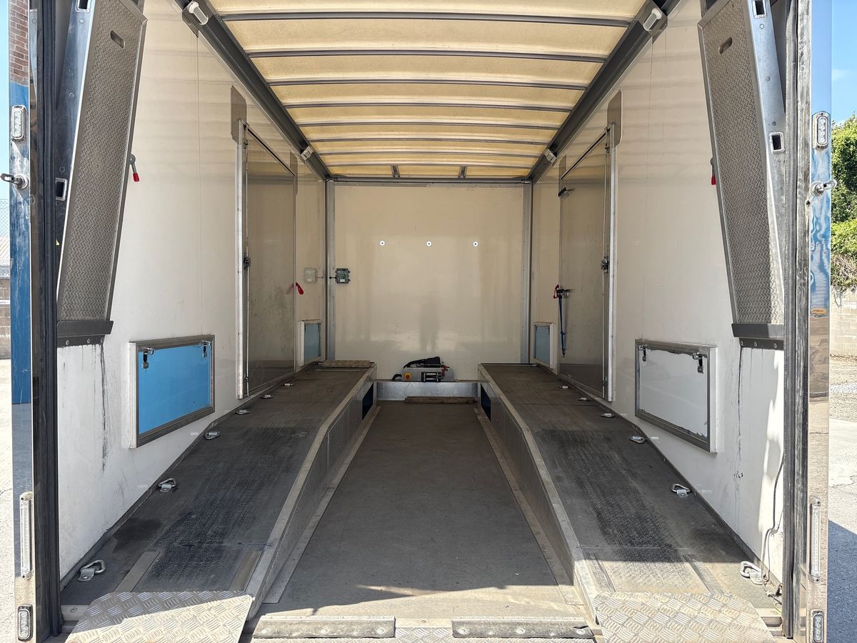 Vehicle 29