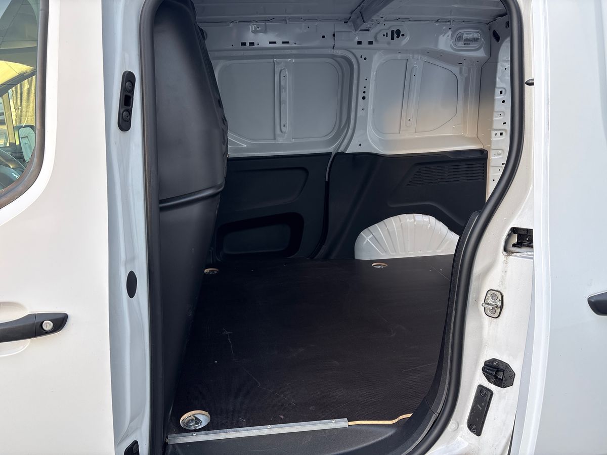 Used Peugeot Partner 2023 for sale - 77106058: Photo 32