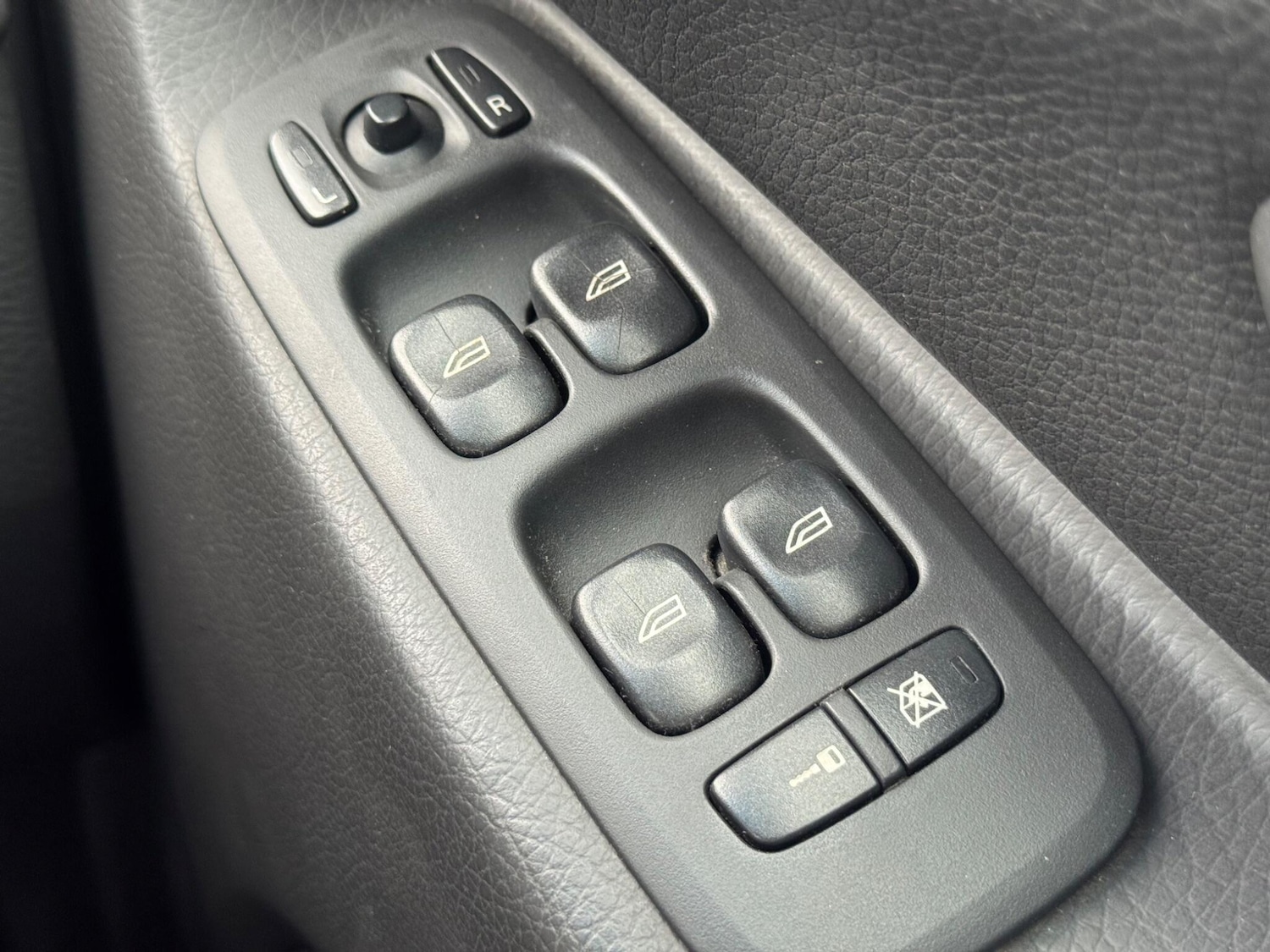 Used Volvo XC90 2006 for sale - 77784117: Photo 22