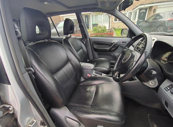 Used Toyota RAV4 2003 for sale - 76317879: Photo 5