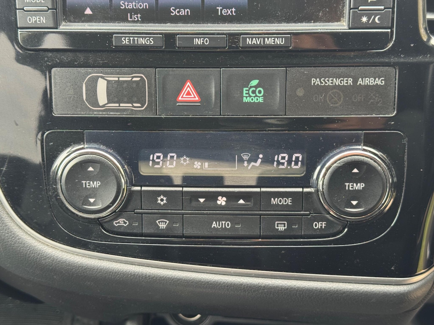 Used Mitsubishi Outlander 2015 for sale - 78101127: Photo 24